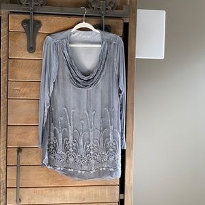 Glamorous and Comfortable Soft Surrounding Tunic